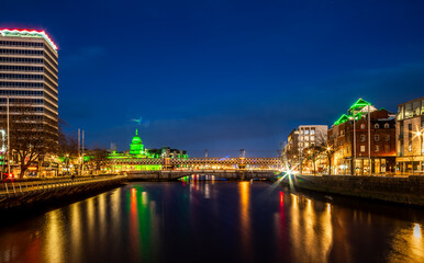 Fototapeta premium Dublin Evening Reflections Along The River Liffey