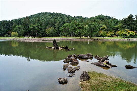 平泉の風景　毛越寺庭園