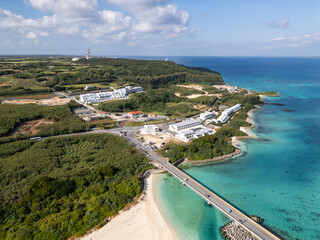 伊良部大橋と伊良部島南東海岸の空撮 © WATA3