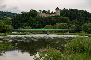 Baszta, Muszyna wiosna, rzeka Poprad. © Maciej G. Szling