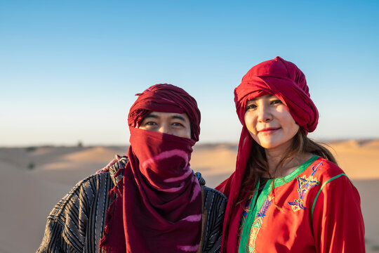 portrait of friends in the Sahara desert