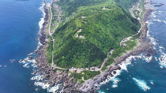 室戸岬を俯瞰する後退空撮映像