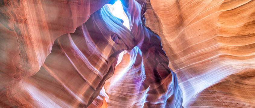 Antelope Canyon sunlight games and rocks - Arizona - USA.
