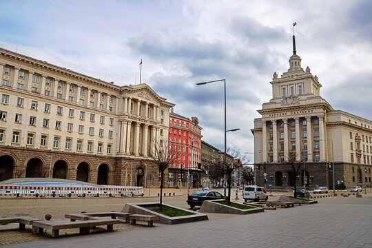 sofia, bulgarien - regierungssitz und parlamentsgeb&auml;ude im stadtzentrum