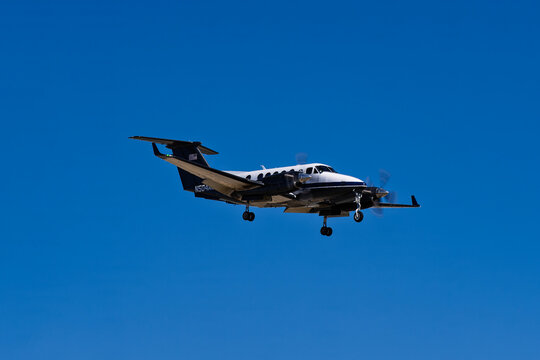 Sunport International Airport 5-31-2026 Albuquerque, NM USACSI Aviation Beechcraft Super Kin Air 350 N504AW on final for runway 8 at Albuquerque Sunport international airport.