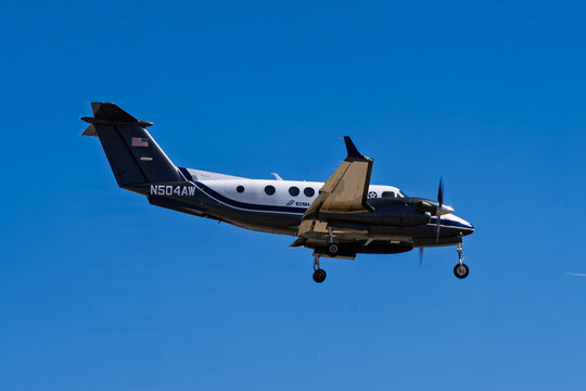 Sunport International Airport 5-31-2026 Albuquerque, NM USACSI Aviation Beechcraft Super Kin Air 350 N504AW on final for runway 8 at Albuquerque Sunport international airport.