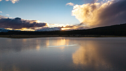 Golden sunset over Laguna La Zeta near Esquel in Patagonia, Argentina. © Marcio Eneas