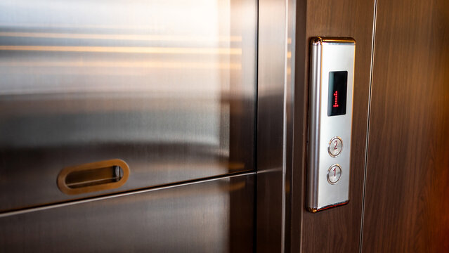 Dumbwaiter lift, also known as food lift or small freight elevator. Use for kitchen service, laundry or document delivery
