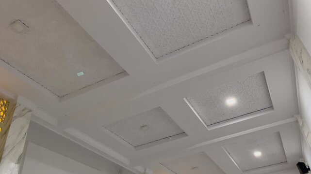 Elegant drop ceiling interior design for luxury living room