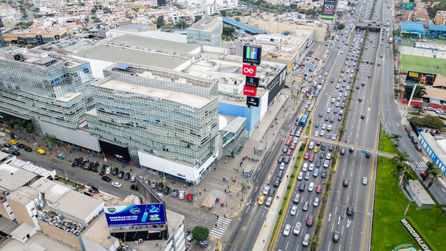 Aerial photography of La Rambla shopping mall in San Borja next to the congested Javier Prado avenue.