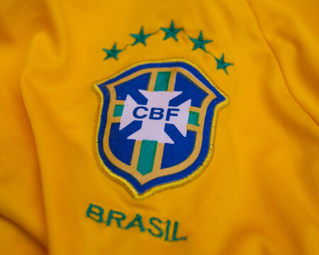 Logo da Confedera&ccedil;&atilde;o Brasileira de Futebol (CBF) na camisa da sele&ccedil;&atilde;o brasileira