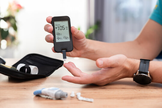Diabetes doing sugar blood test