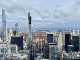 Obraz premium A sweeping view of skyscrapers and Central Park in Manhattan, New York City, USA.