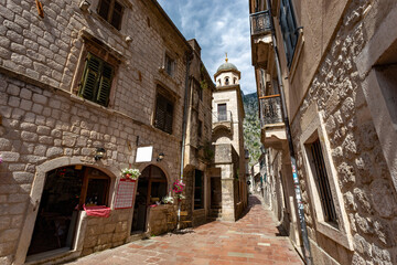 Fototapeta premium Charming narrow stone streets and medieval architecture in the old town of Kotor