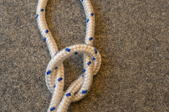 Knoten mit Seil &ndash; Die wichtigsten Seilknoten einfach erkl&auml;rt und binden lernen
