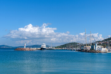 Obraz premium Izmir, Turkey, February 14, 2026, Views from Yenifoca district.