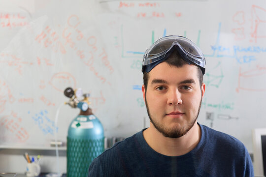 Portrait of an engineering student in chemical analysis laboratory