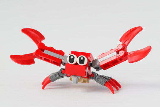 Lego creator crab