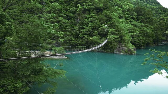 静岡県の川根本町寸又峡温泉にある名所「夢のつり橋」