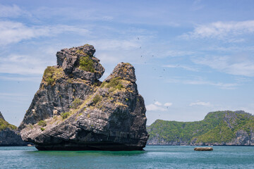 Naklejka premium Scenic view of tropical islands and turquoise water from Ko Sam Sao island in Mu Ko Ang Thong National Park, Thailand