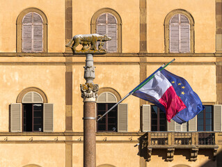 Naklejka premium Das Complesso Museale Santa Maria della Scala am Piazza del Duomo, Siena, Toskana, Italien