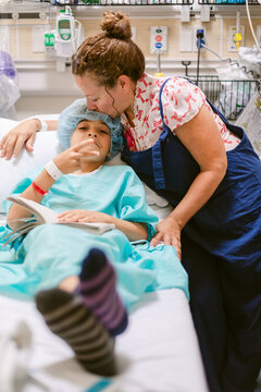 Mother Comfort Love Child Hospital