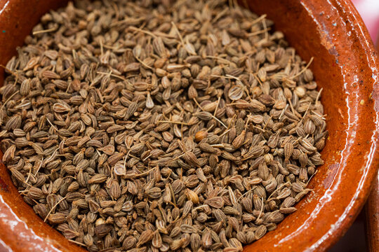 sweet anise seed in clay pottery for flavoring