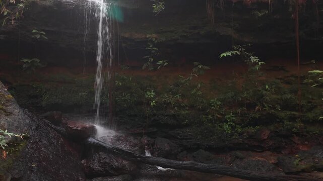 Cachoeira no distrito de Taquaru&ccedil;u, cidade de Palmas, Estado de Tocantins, Brasil