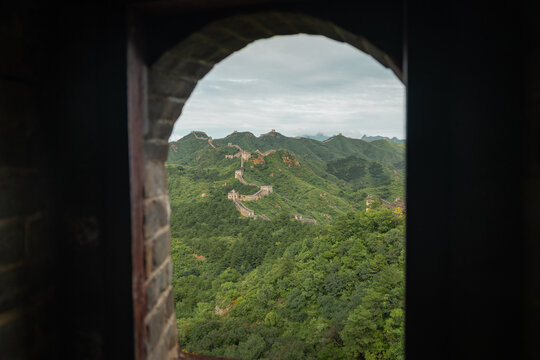 The Great Wall of Chine framed by an ancient archway