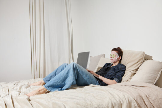 Watching with the Facial Mask