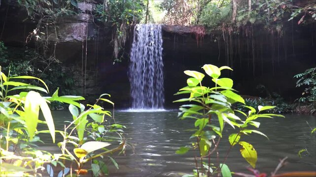 Cachoeira no distrito de Taquaru&ccedil;u, cidade de Palmas, Estado de Tocantins, Brasil