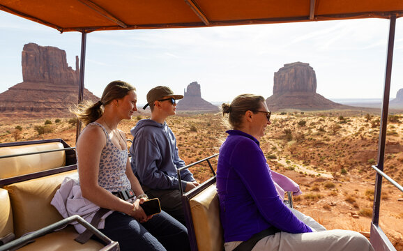 Family travel Arizona vehicle tour  Monument Valley 