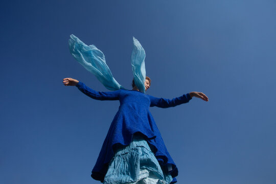 Dance in blue 