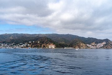 Fototapeta premium view from the sea approaching Catalina Island 