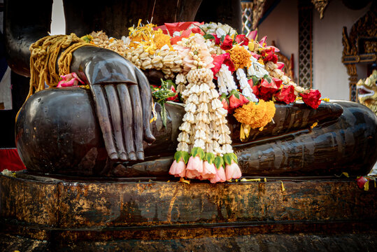 Songkran, an ancient Thai tradition passed down through generations, has been registered as an intangible cultural heritage by UNESCO. Examples of activities include making merit, offering alms to mon