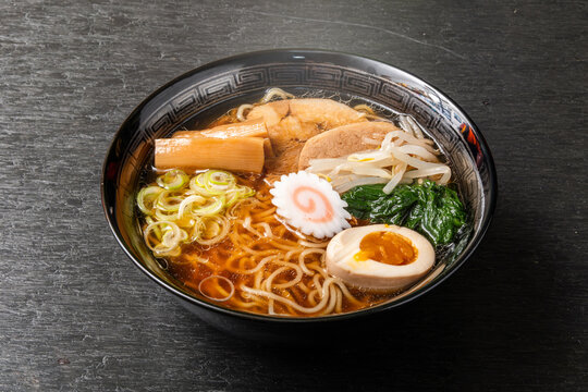普通のラーメン　Food of soy sauce ramen Japan