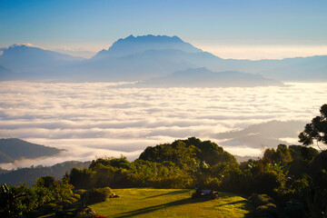 Obraz premium Majestic Doi Luang Chiang Dao Mountain with Sea of Mist. Huai Nam Dang National Park, Chiang Mai, Thailand.
