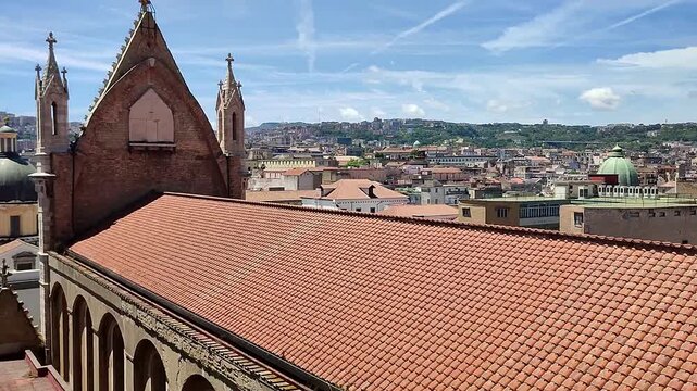 Napoli - Scorcio del duomo dal tetto