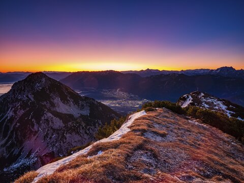 Dawn in the mountains, view of Bad Reichenhall, Hochstaufen and Berchtesgaden Alps, Zwiesel, Bad Reichenhall, Berchtesgadener Land, Upper Bavaria, Bavaria, Germany