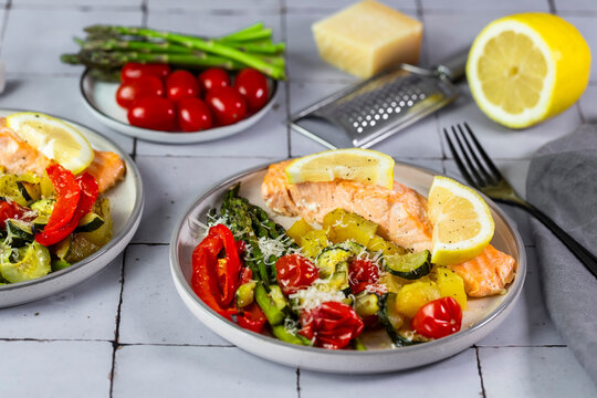 Oven baked salmon and vegetables for a healthy dinner