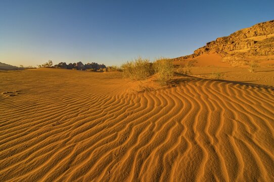 Sunset over the Mountainlandscape and desert in Wadi Rum, Jordan