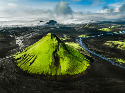 M&aelig;lifell, le volcan &eacute;meraude au c&oelig;ur des Hautes Terres d'Islande