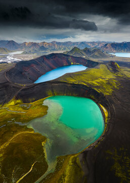 Panorama a&eacute;rien des lacs Lj&oacute;tipollur et Blautaver en Islande