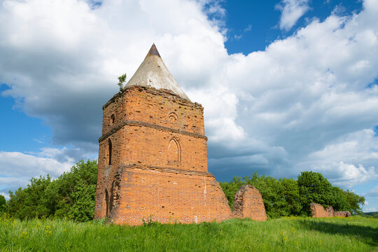 The ancient Pencil Tower on the ruins of the Saburov fortress on a sunny May day. Oryol region, Russia
