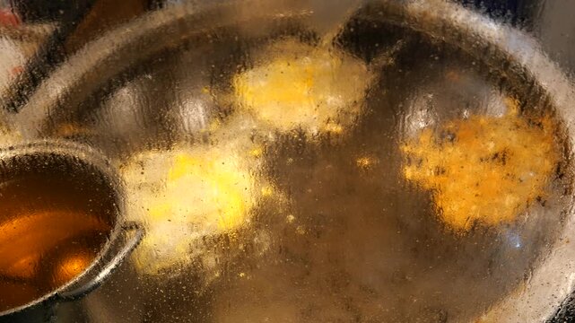 Stir fried oyster omelet