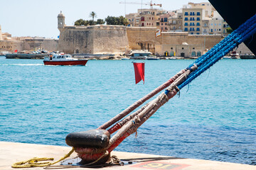 Obraz premium Mooring bollard and ropes in the Grand Harbour, Senglea, Malta