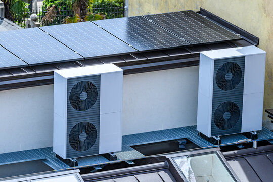 Pompe di calore con fotovoltaico, su tetto in citt&agrave;