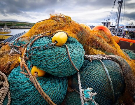 colorful fishing net Monofilament Lay – Hanapaa TECHNICAL SPECS Floating Bait Net is great for capturing live bait along the beach or in small bait wells and pails Decorative Fish Net colors may