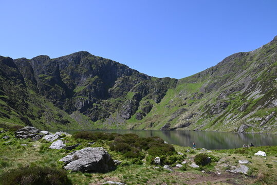 the lake at the top of cadiar idris