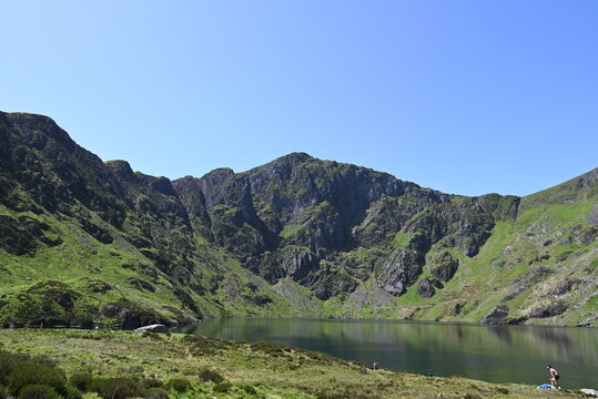 the lake at the top of cadiar idris